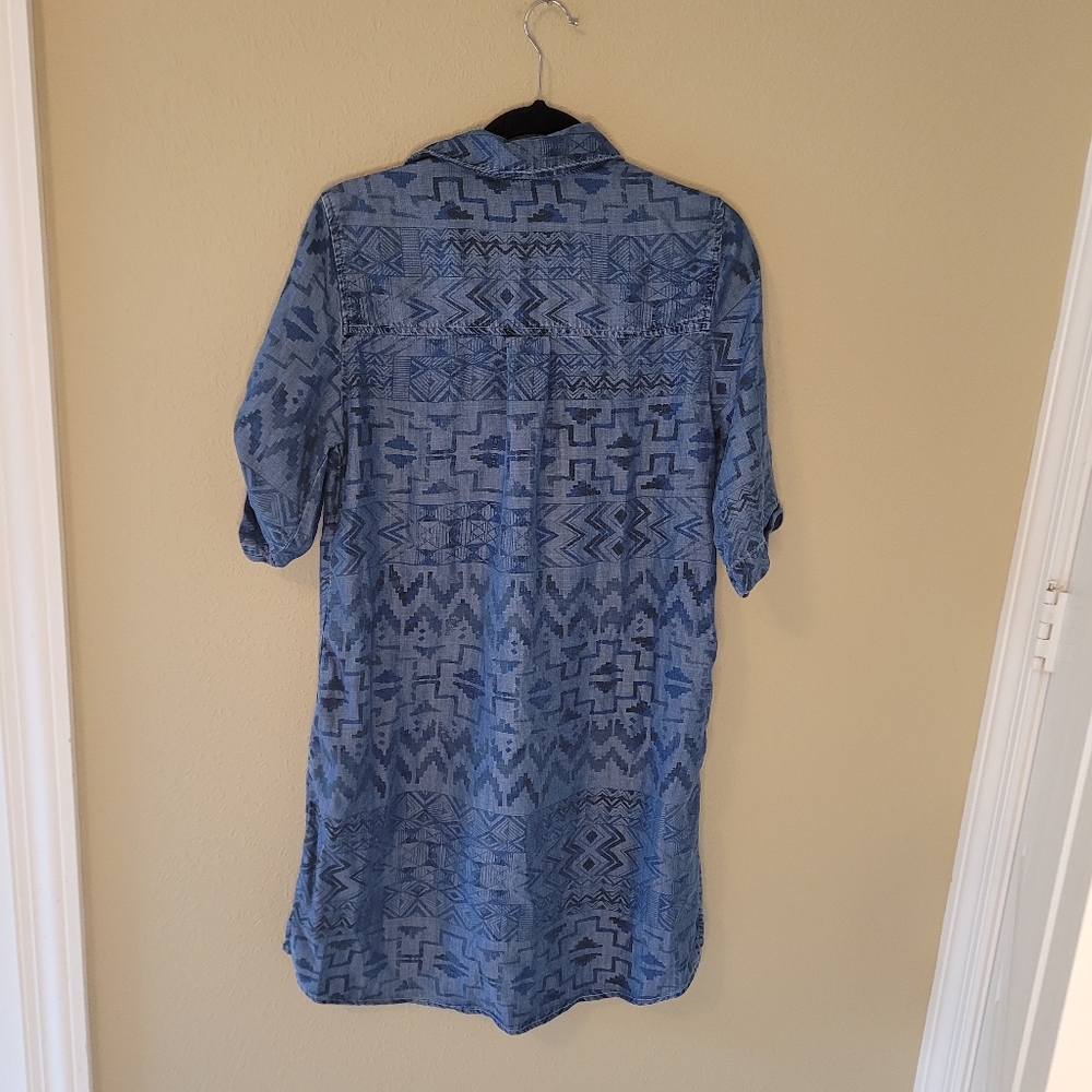 Philosophy blue jean Aztec pattern dress. With pockets. Size Medium. - Picture 2 of 8